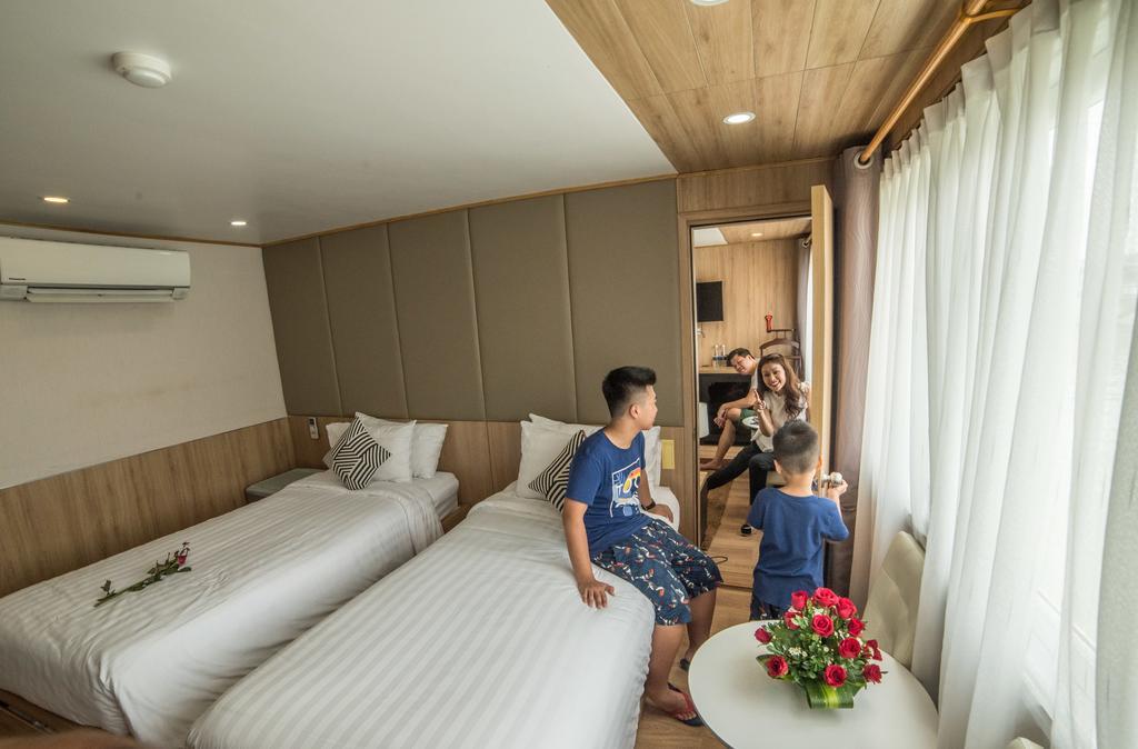 La Vela Premium Cruise - Managed By Paradise Cruises Ha Long Bagian luar foto
