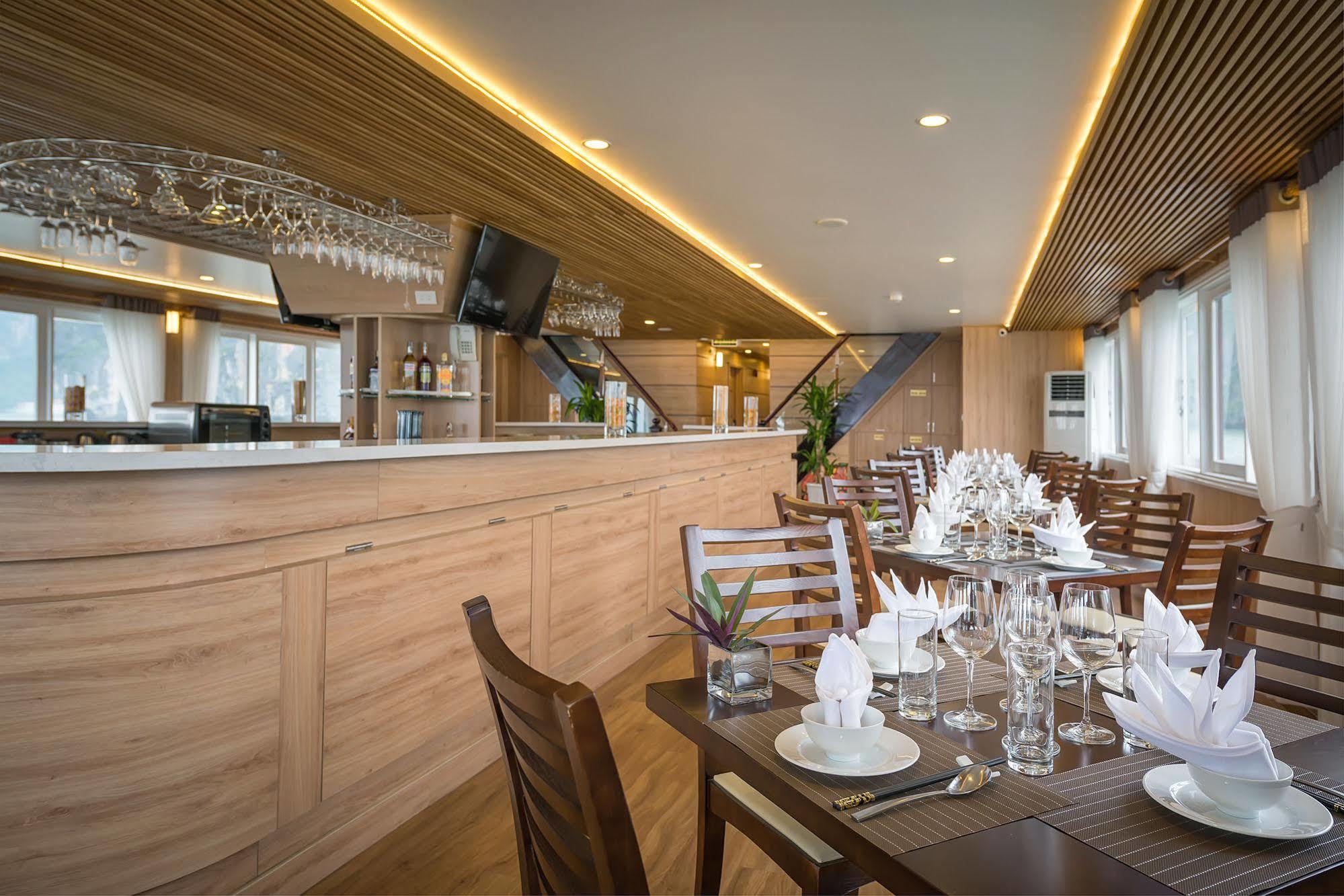 La Vela Premium Cruise - Managed By Paradise Cruises Ha Long Bagian luar foto