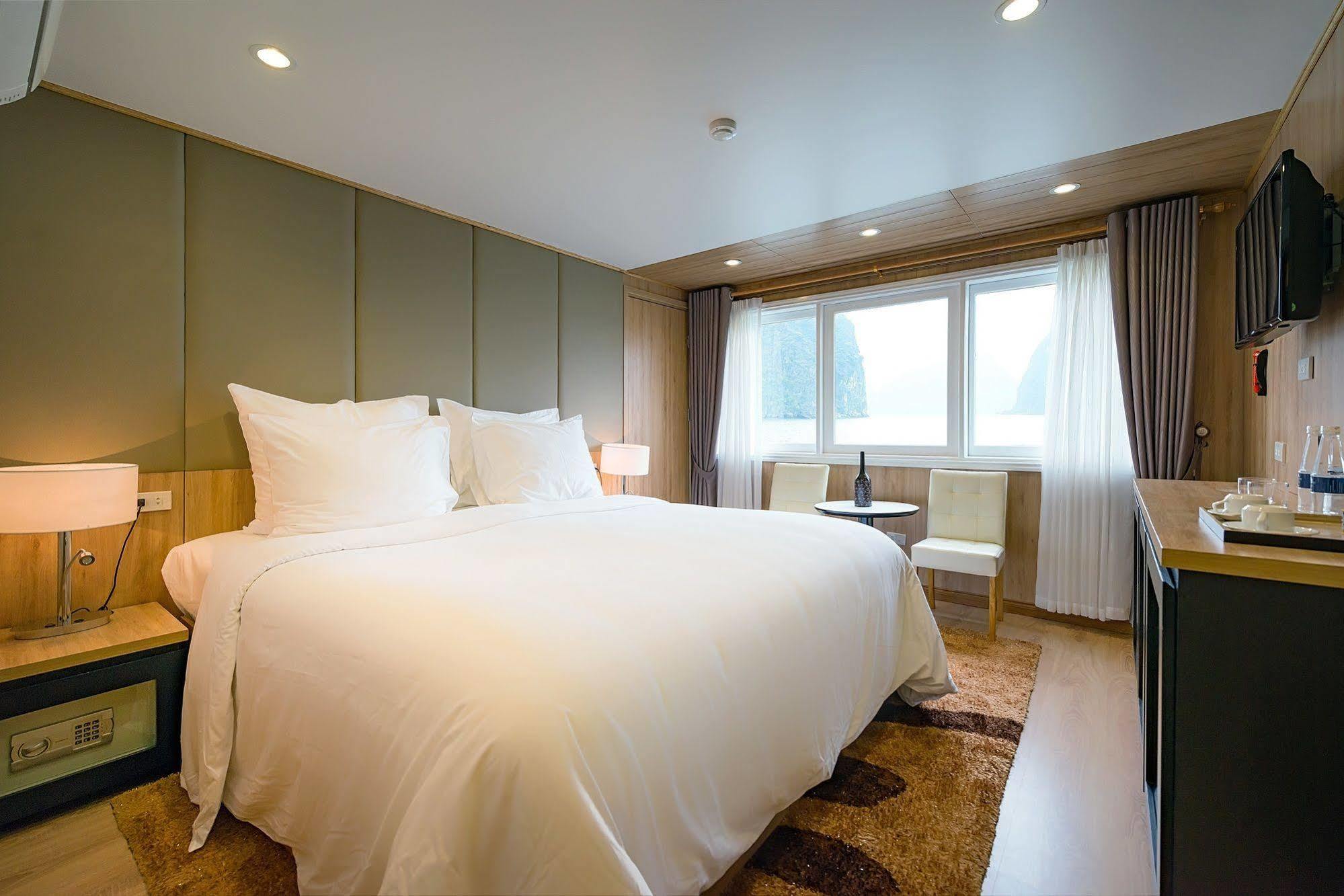 La Vela Premium Cruise - Managed By Paradise Cruises Ha Long Bagian luar foto