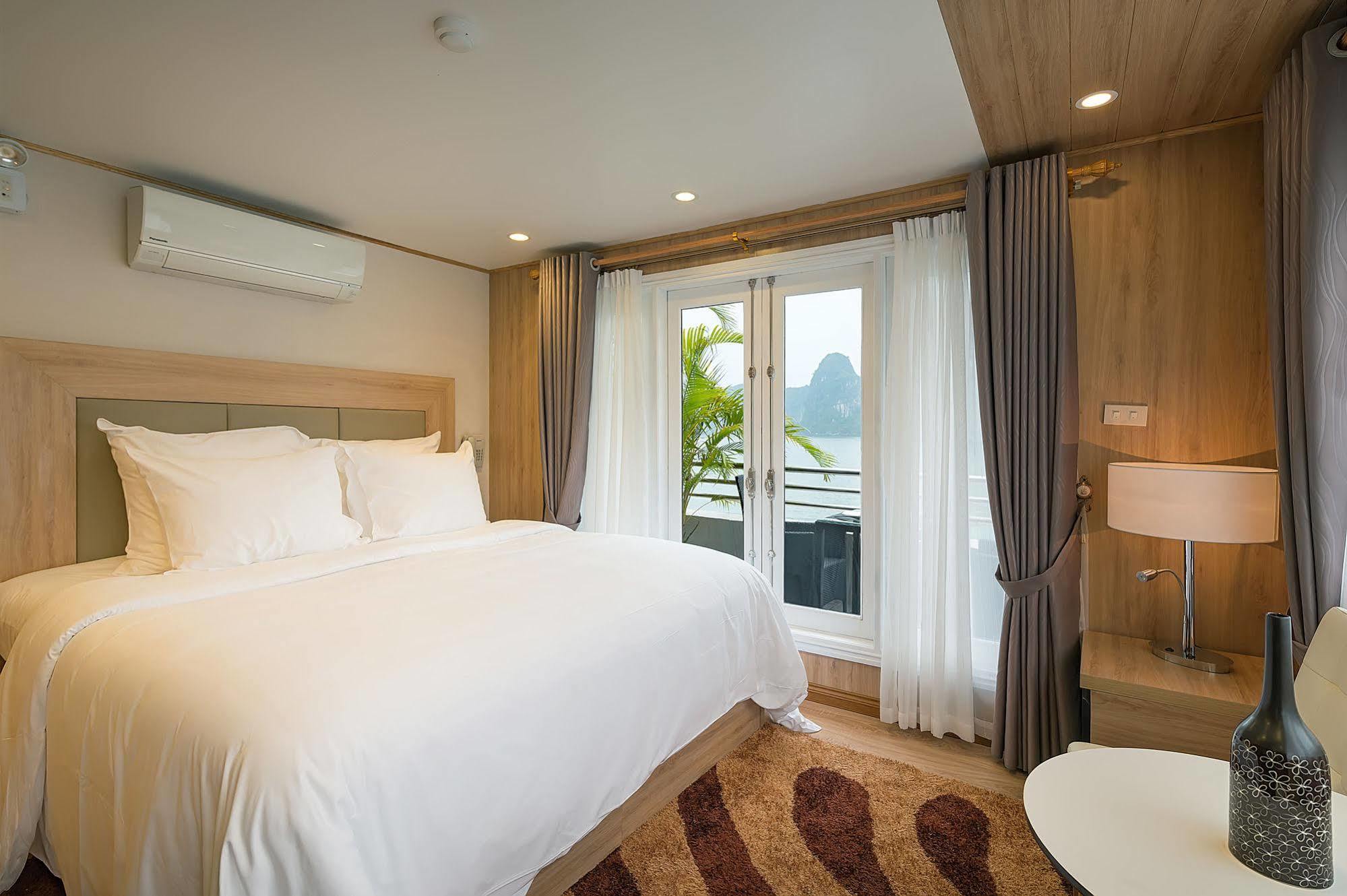 La Vela Premium Cruise - Managed By Paradise Cruises Ha Long Bagian luar foto